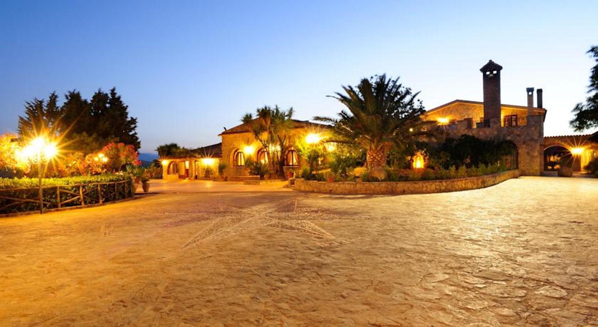 Villa Dafne Alia Exterior photo